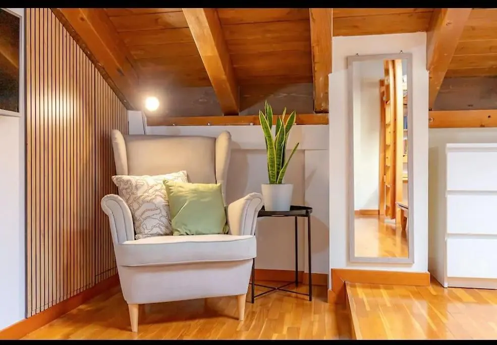 Milano Centrale - M3 Sondrio, Duomo 10 Minuti Appartement Milaan